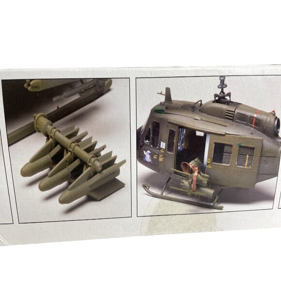 Revell 5536 Bell UH-1D Huey Gunship Helicopter Vietnam Model NEW - Picture 5 of 7